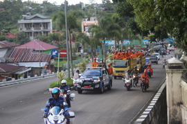 Foto Arak-Arakan Piala Adipura ke Kantor Balaikota Kota Bukittinggi