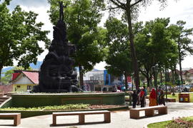 Foto Revitalisasi Jenjang, Pedestrian dan Monumen Kota Bukittinggi Tahun 2017 dan 2018 134