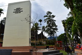 Foto Revitalisasi Jenjang, Pedestrian dan Monumen Kota Bukittinggi Tahun 2017 dan 2018 16