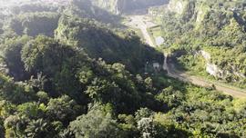 Foto Udara Taman Panorama Lobang Jepang dan Ngarai Sianok Bukittinggi Tahun 2017 4