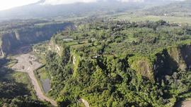 Foto Udara Taman Panorama Lobang Jepang dan Ngarai Sianok Bukittinggi Tahun 2017 12