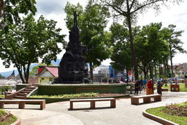 Foto Revitalisasi Jenjang, Pedestrian dan Monumen Kota Bukittinggi Tahun 2017 dan 2018 91