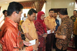 14-5-2016 sabtu lembur penyerahan piagam siswa berprestasi di rumah 1