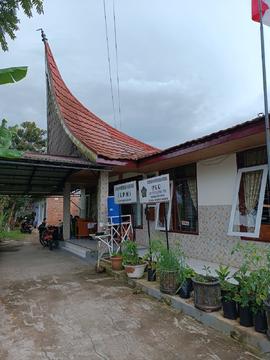 KANTOR LURAH KUBU TANJUNG (TAMPAK LUAR 1)