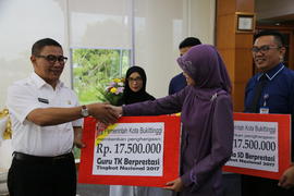 09-08-2017 Rabu, Melepas guru2 berprestasi ke istana merdeka RI  1
