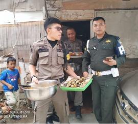 Tim SK 4 menertibkan pedagang nasi &quot;Warung Kelambu &quot; di siang hari pada  Bulan suci Ramadhan