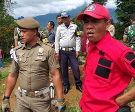 Satpol PP Kota Bukittinggi bersama Dinas Kebakaran saling bahu membahu dalam memberi pelayanan da...