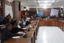 kegiatan demo jalan minangkabau tentang keberatan terhadap proses tender awning